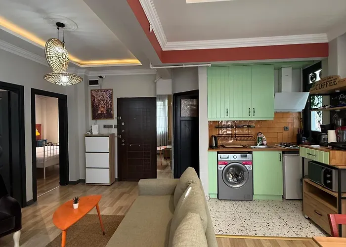 Mansion Gorki 酒店 *