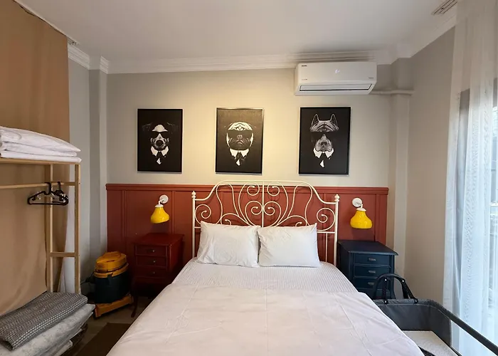 Mansion Gorki 酒店 *